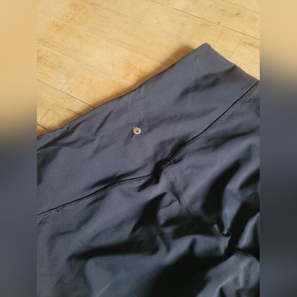 Spiritual Gangster High Waisted Black Leggings, Size Medium - Picture 5 of 5